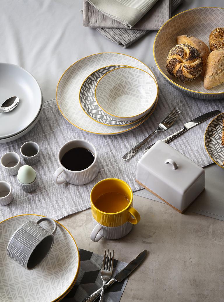 Table dressing ideas.