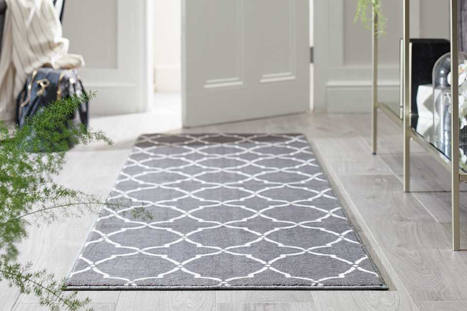 Argos Home Trellis Grey Cut Pile Runner - 66x200cm.