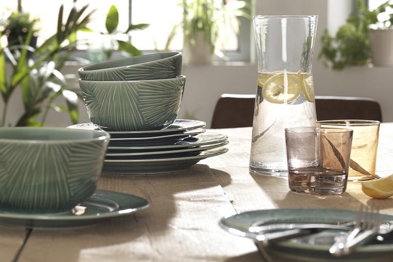 Tableware.