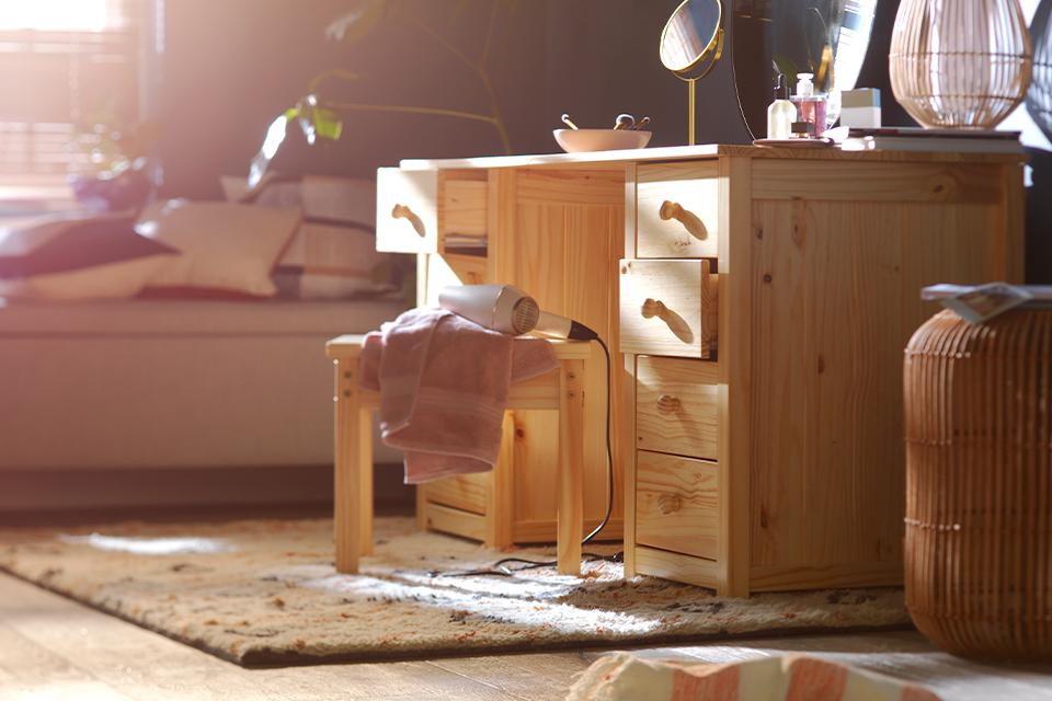 Image of a dressing table with multiple drawers.