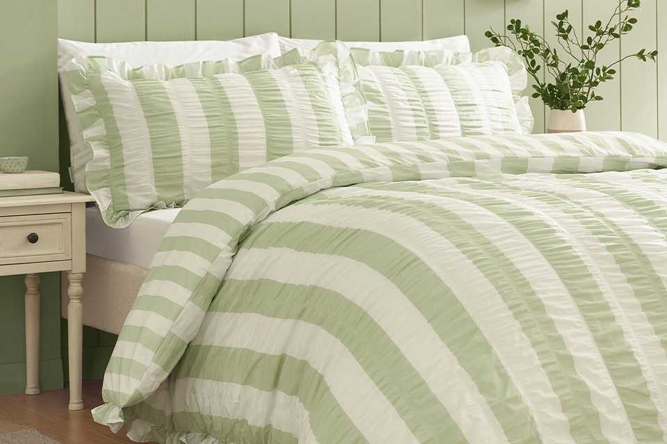 Catherine Lansfield Seersucker Green Bedding Set - Single.