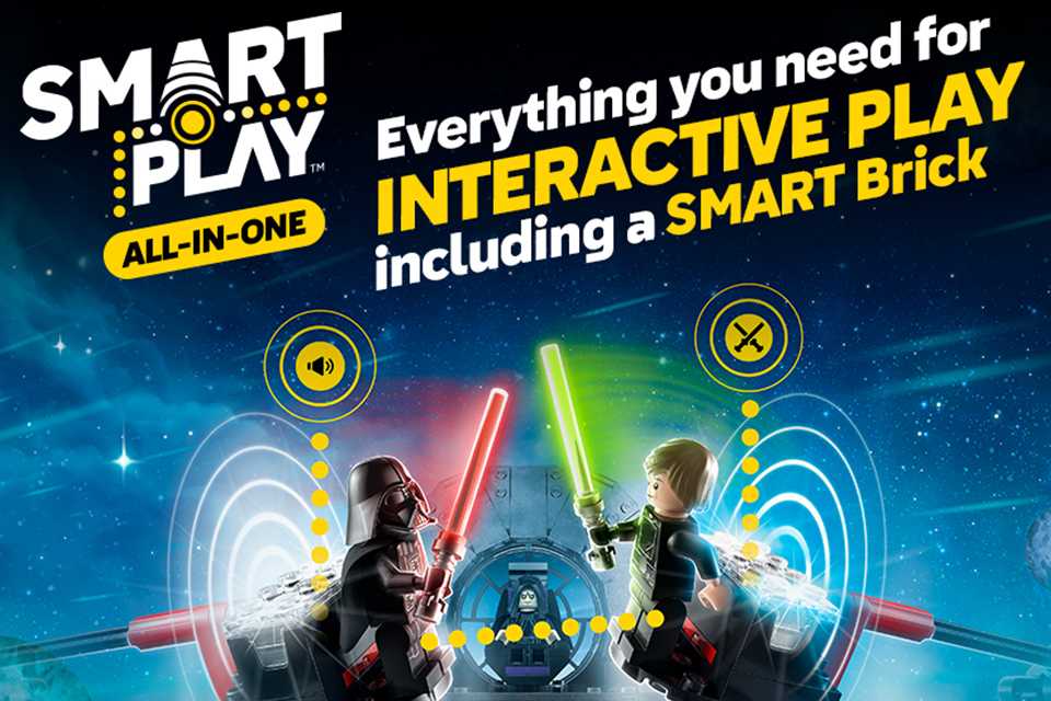 Darth Vader and Luke Skywalker with lightsabers, showcasing interactive play with SMART brick.