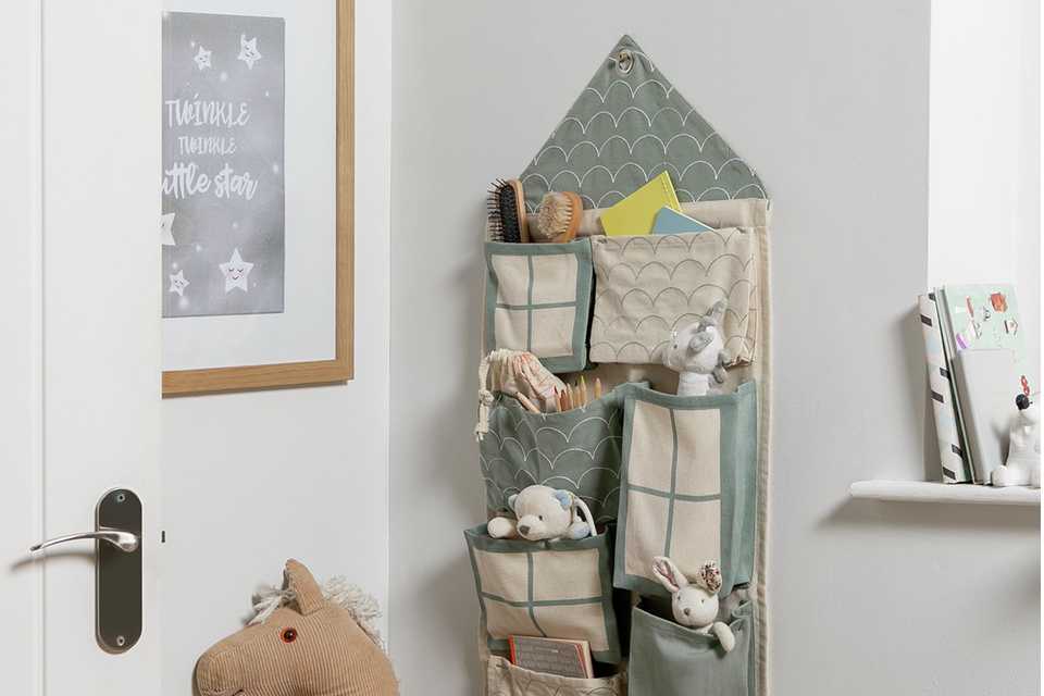 Habitat hanging house storage.