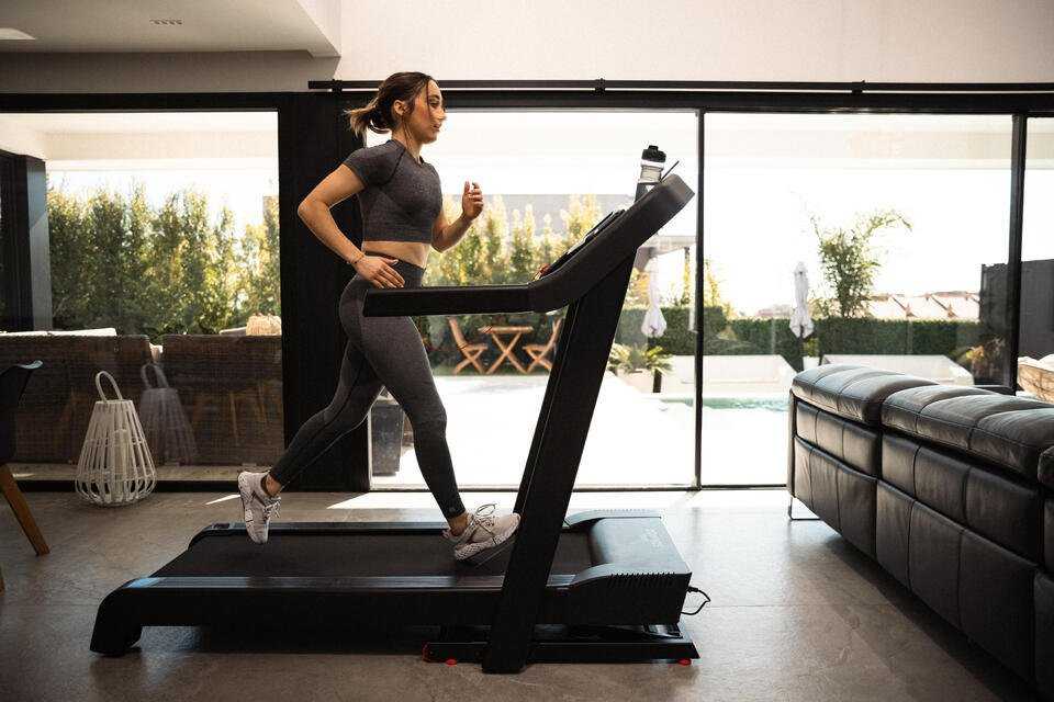 Decathlon T900D Treadmill with Incline and Connected Fitness.