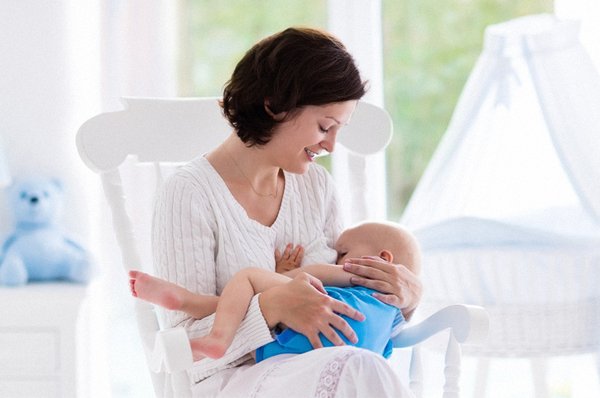 Baby feeding and weaning.