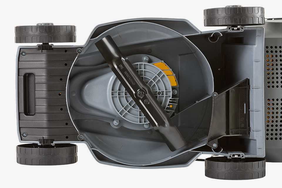 A close up image of blade width of Challenge 31cm Corded Rotary Lawnmower.