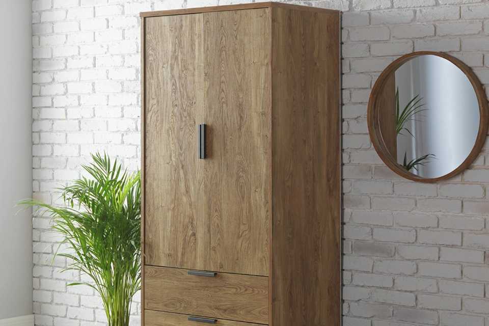 Skandi look oak veneer double wardrobe.