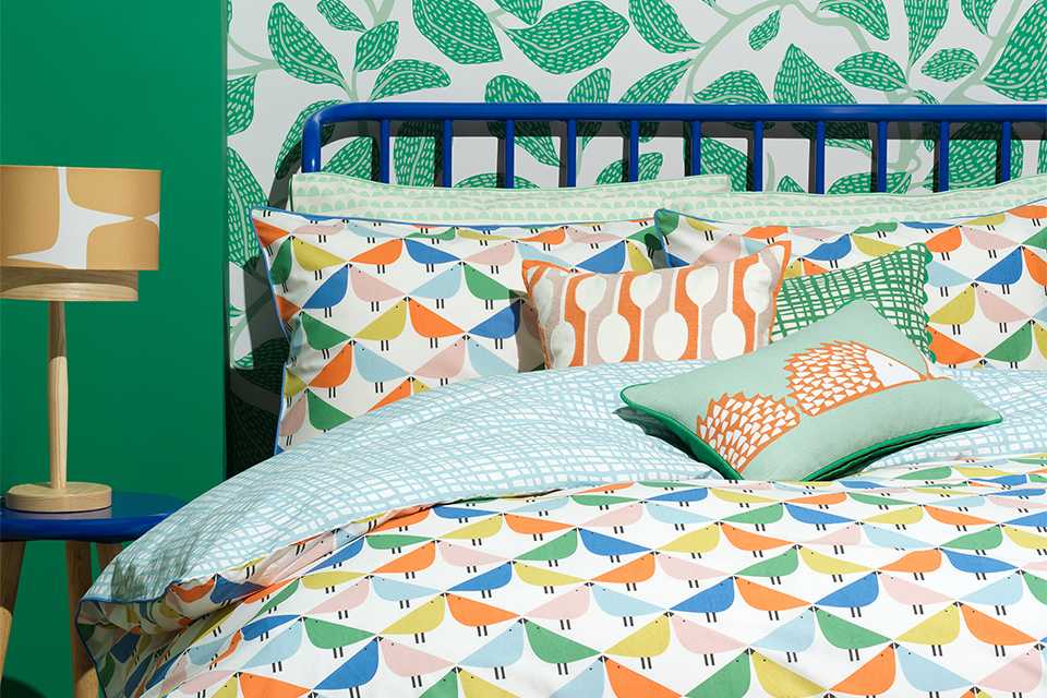 Swan beige bedding.