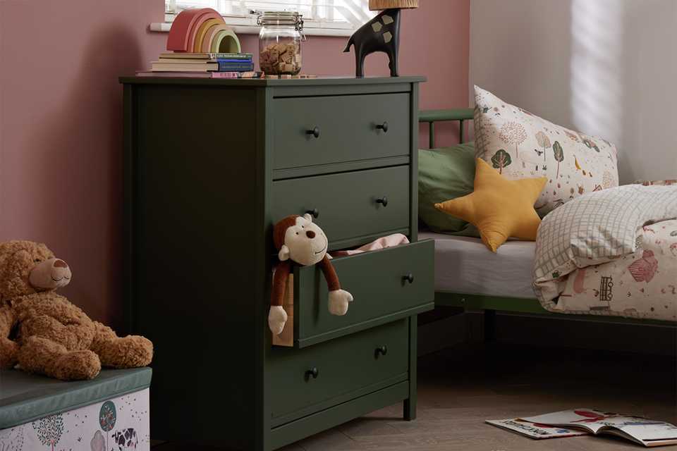 Habitat Brooklyn 4 Drawer Chest of Drawers - Green.