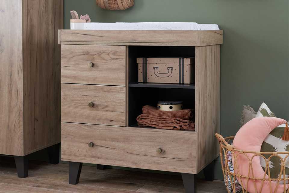 Tutti Bambini Como 3 Drawer Chest Changing Unit - Oak & Grey.
