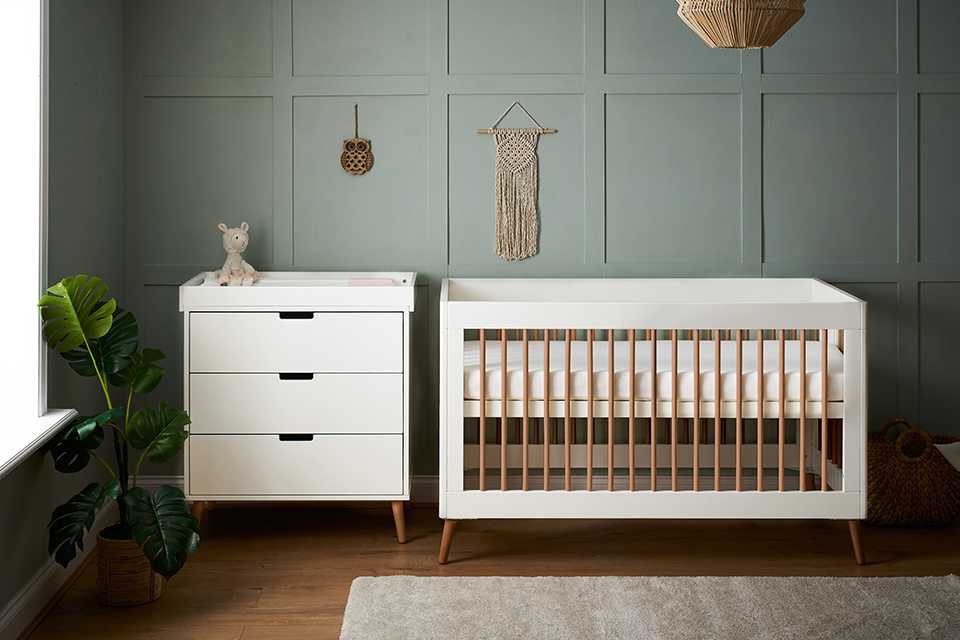 Obaby Maya 2 Pieces Cot Bed Nursery Set - White.