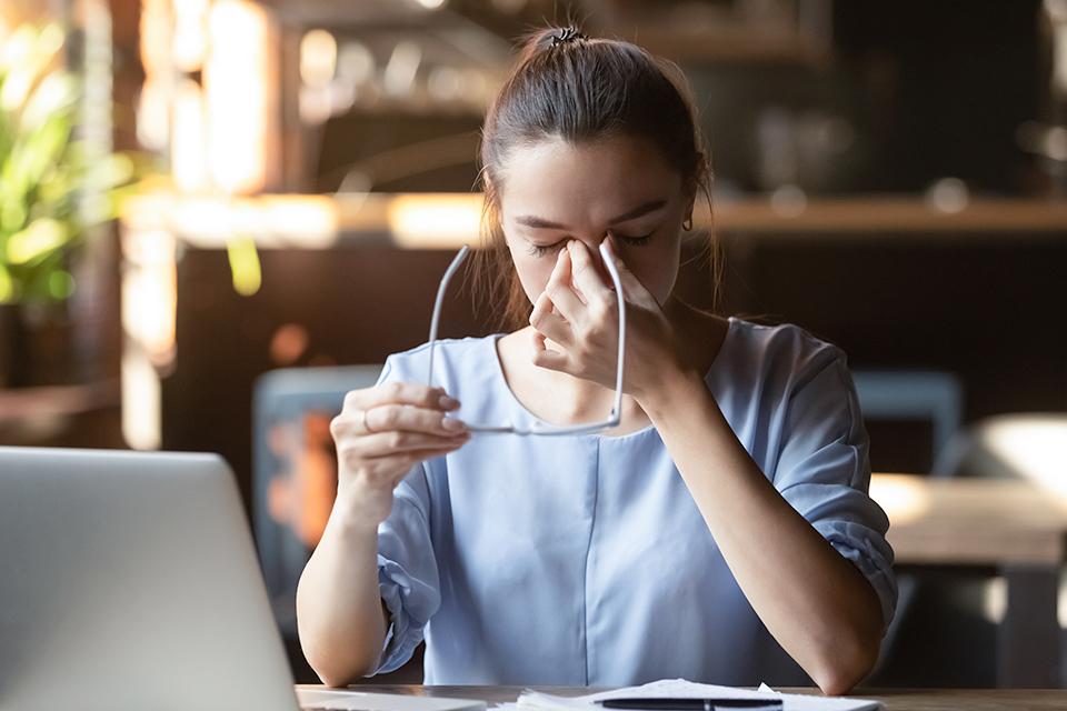Signs you aren't getting enough sleep.