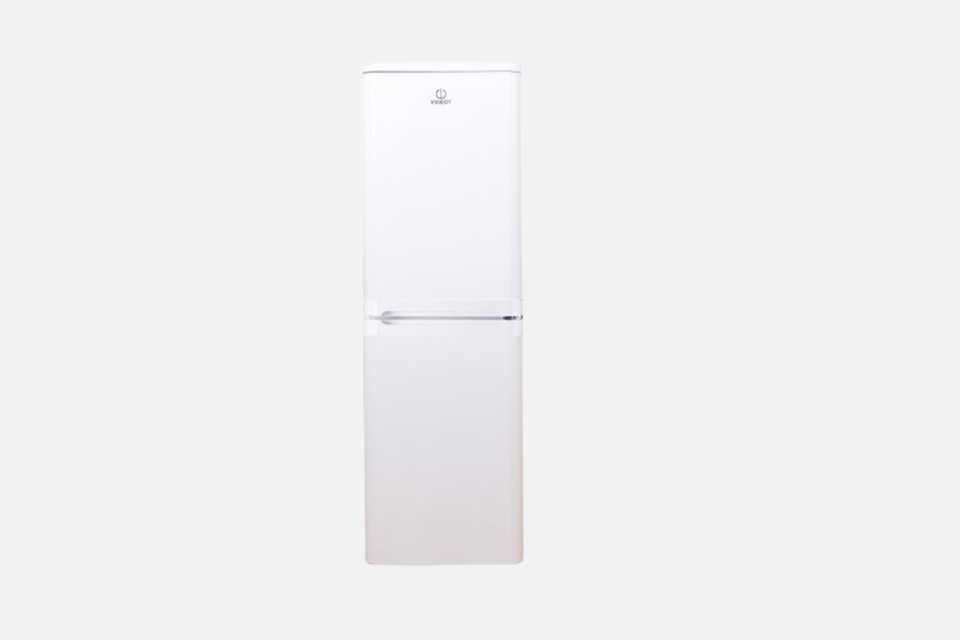 A white Indesit freestanding fridge freezer.