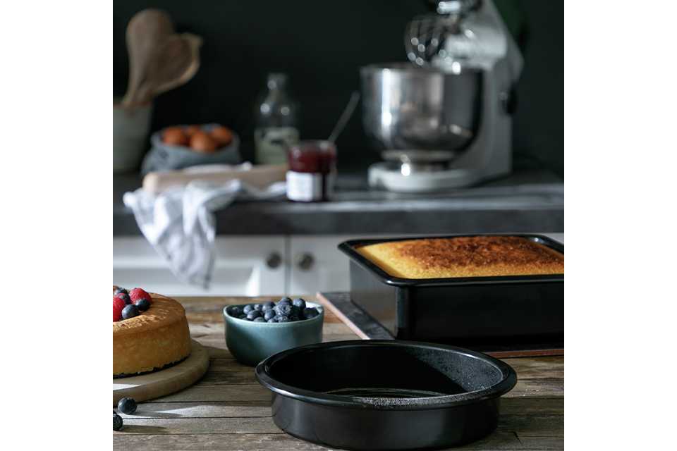 Bakeware. Perfect bakeware for light summer bakes and sunny‑day treats. Shop now.