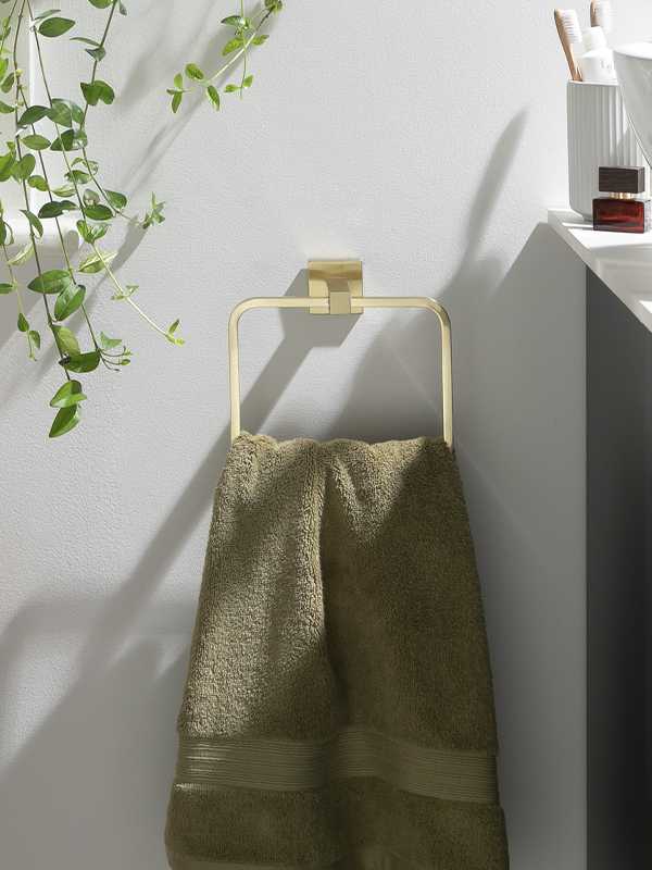 Bathroom accessories,