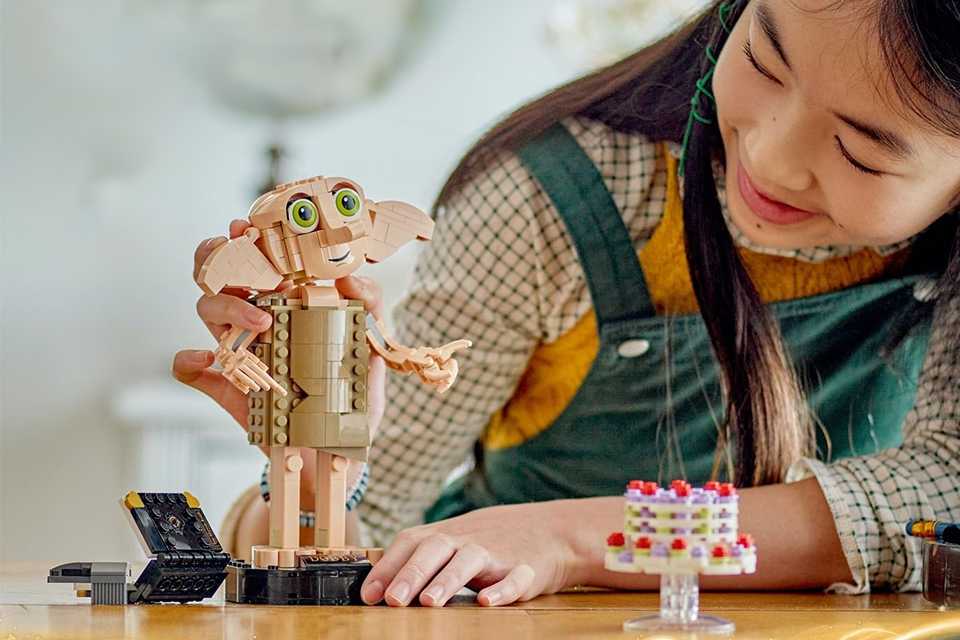 LEGO Harry Potter Dobby the House-Elf figure 76421.