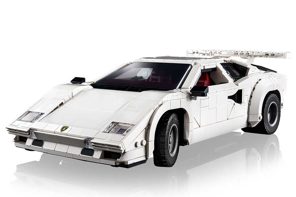 A white Lamborghini Countach LEGO® car set.