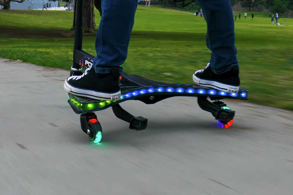 Zinc Light Up Racecar 3 Wheel Scooter - Red.