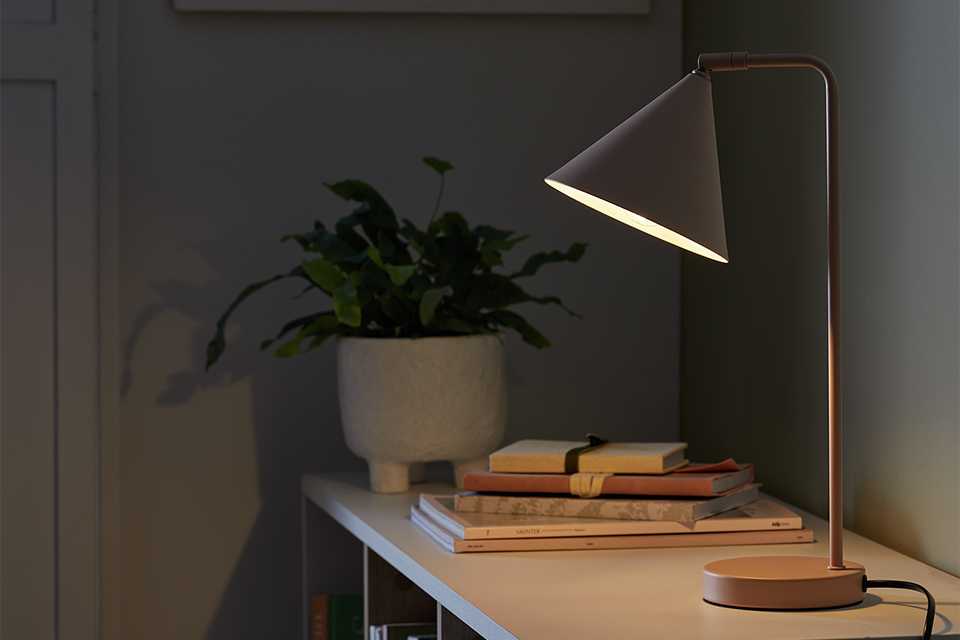 Habitat Cone 40cm Metal Adjustable Table Lamp - Rose.