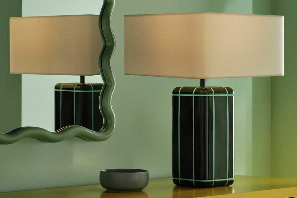 Habitat Metro Large Table Lamp in dark Green.