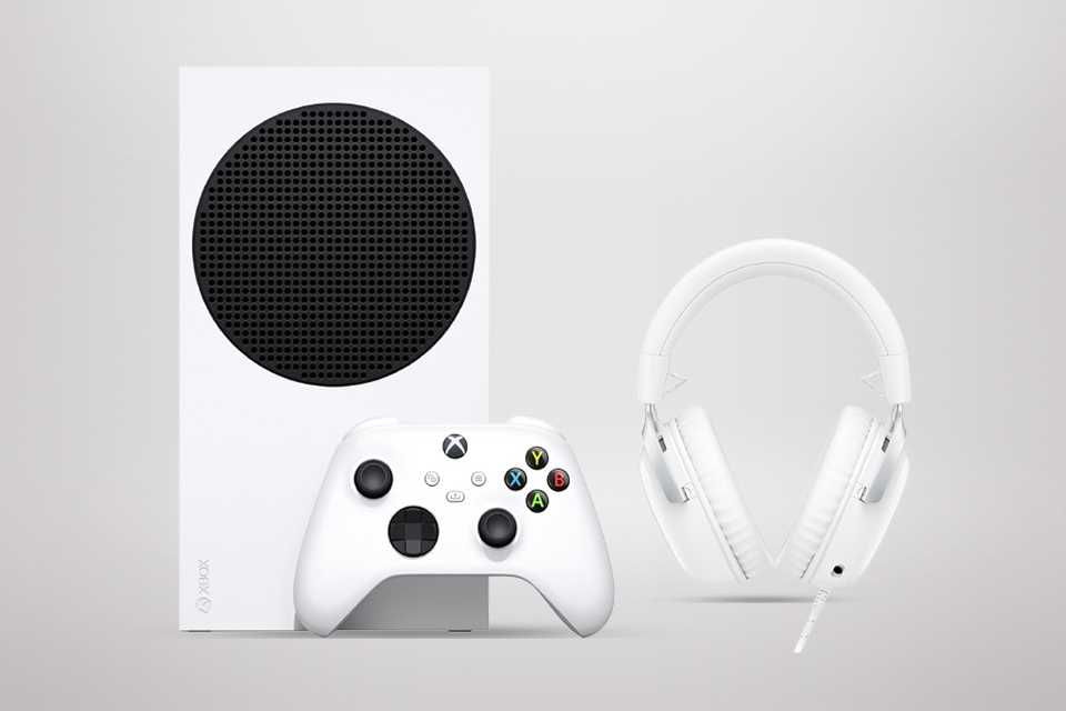 Buy a selected Xbox Console. And save 30% on a HyperX Cloud III White wired headset.