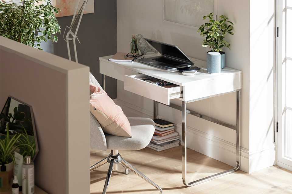 Habitat Sammy 2 Drawer Desk - White Gloss.