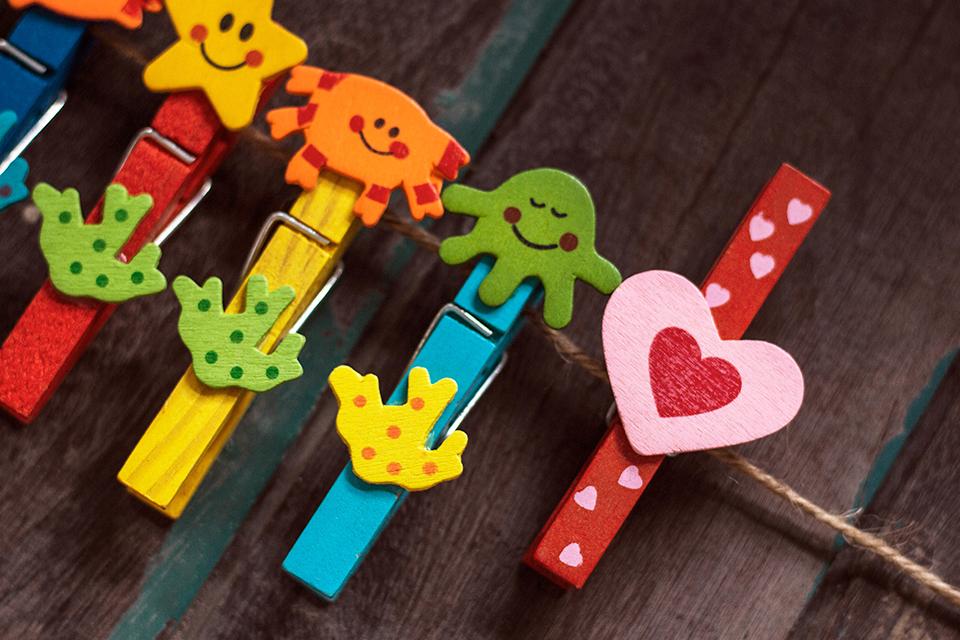 Decorate pegs
