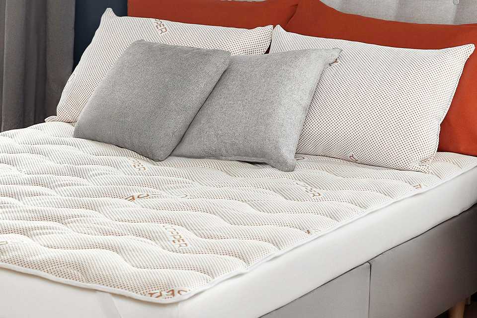 Silentnight wellbeing copper infused mattress topper.