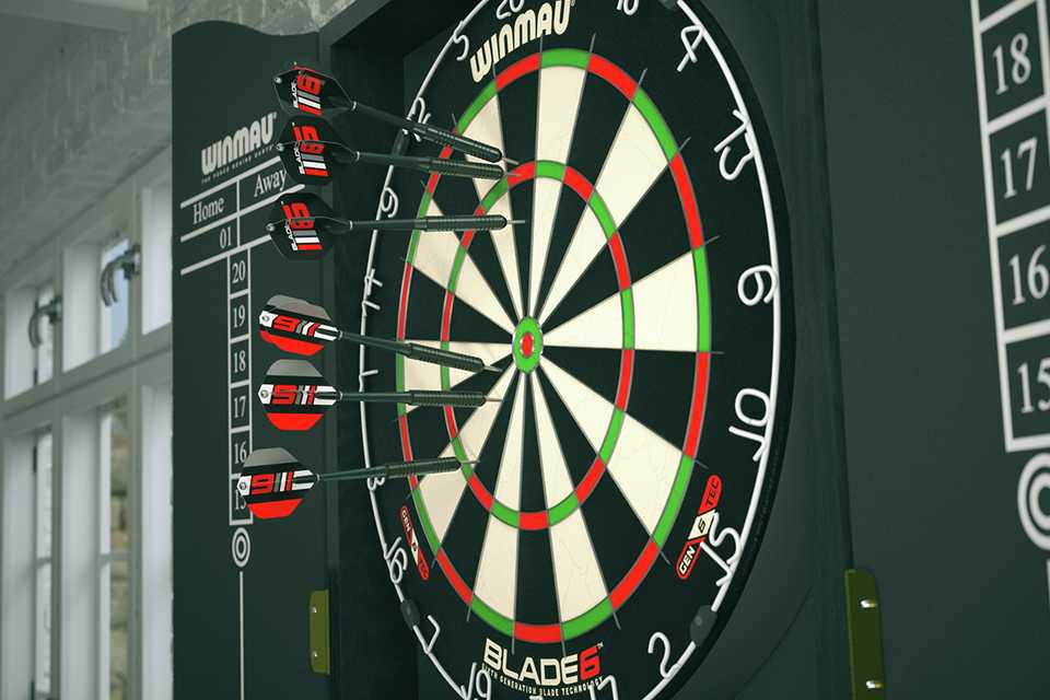 Winmau Blade 6 Championship Dartboard and Darts Set.