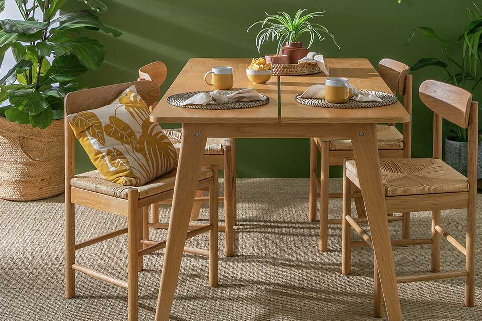 Habitat Nel Oak Dining Table & 4 Oak Chairs.