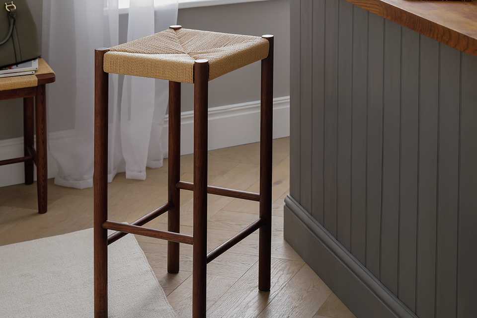 Habitat Hanna Oak Counter Stool - Walnut.