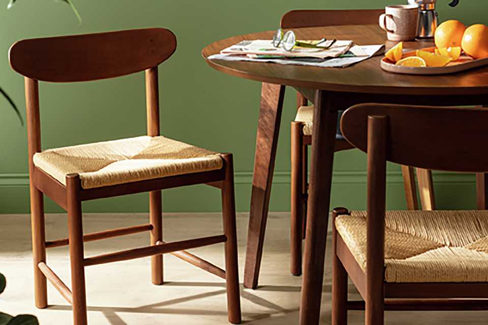 Habitat Hanna Pair of Wood Dining Chairs - Walnut.