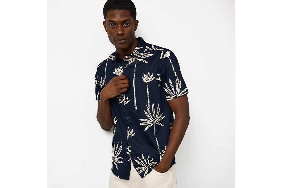 Short sleeve shirts.