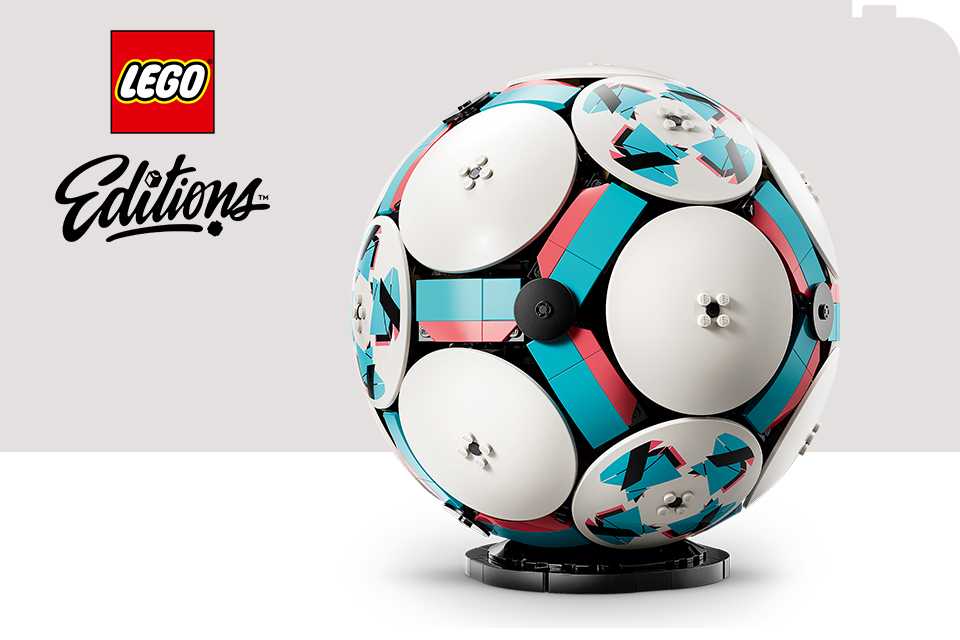 LEGO® Editions Football - 3D Display Model on a grey and white background with the LEGO® and Editions logos.