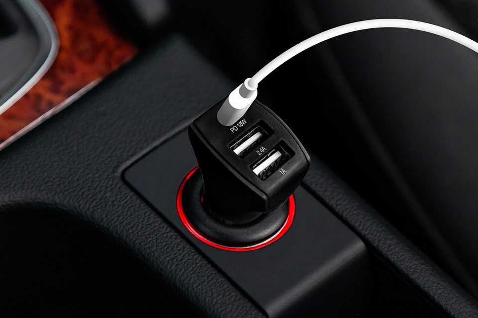 Juice power delivery triple port car charger.