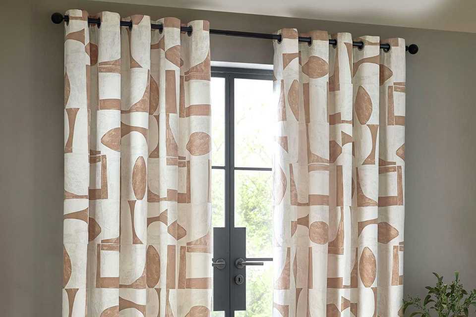 Hoem Carro Eyelet Curtains - Clay.