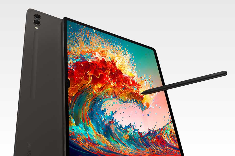 The new Galaxy tab S9 ULTRA with S pen.