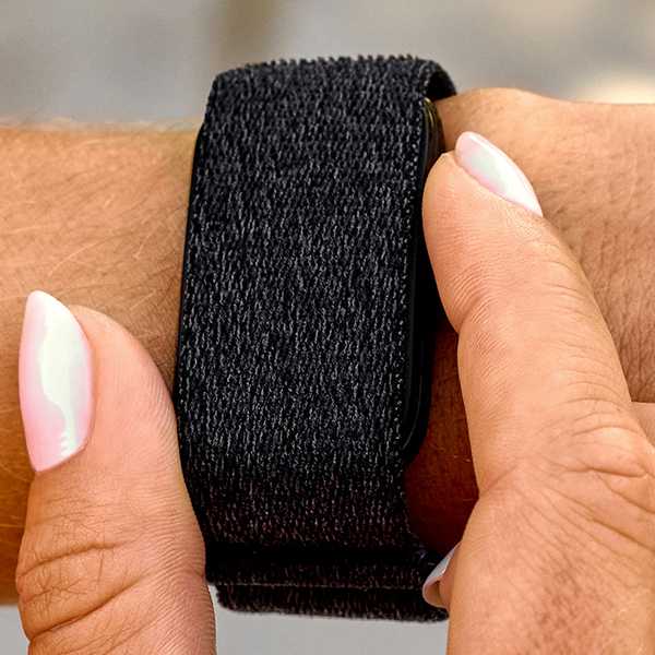 Shop the new Garmin CIRQA smart band. Track all day. Look later.