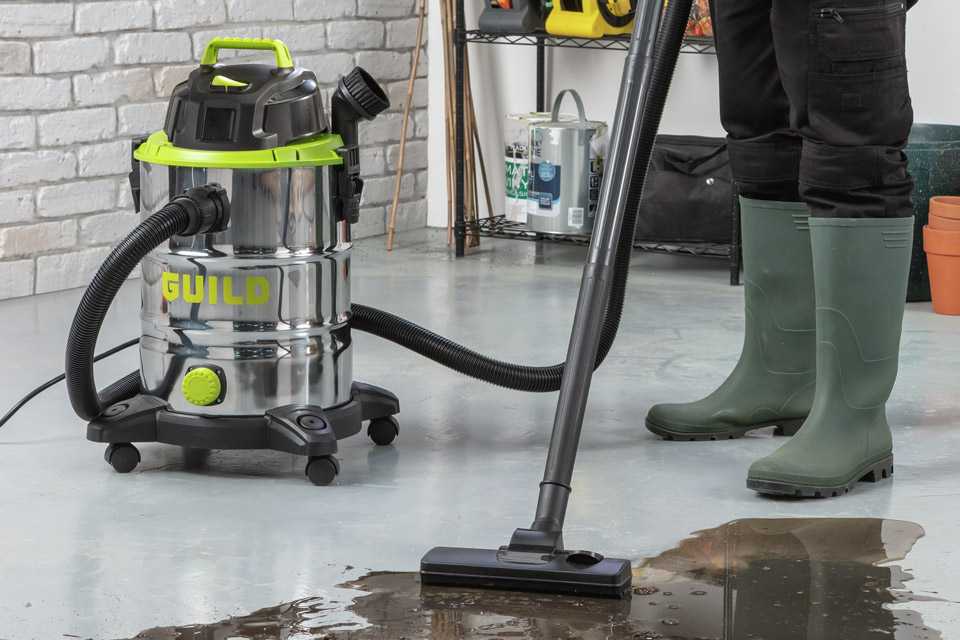 Guild 30L Steel Drum Wet and Dry Vacuum Cleaner - 1500W.