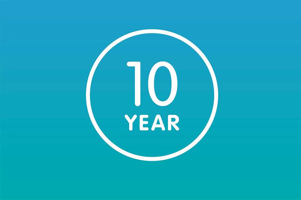 A 10-year guarantee icon.