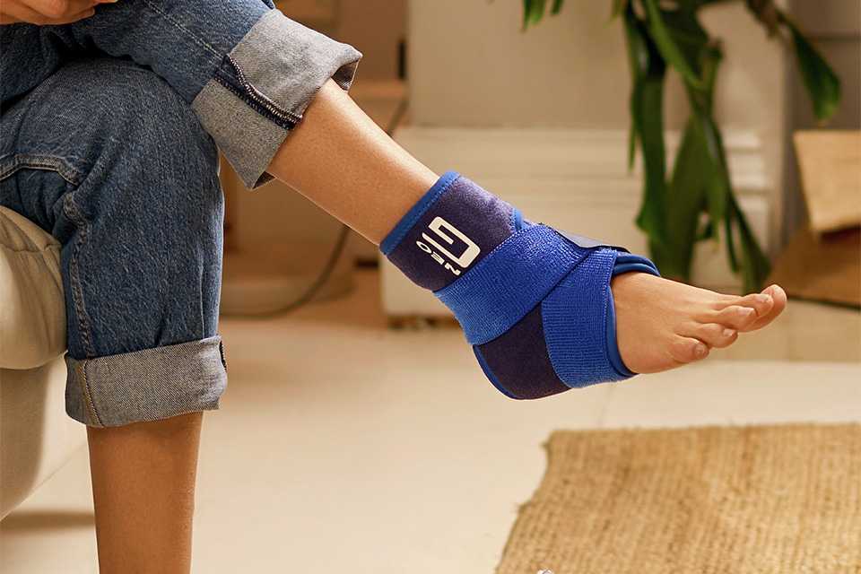 Neo G VCS Ankle Support with Figure of 8 Strap.