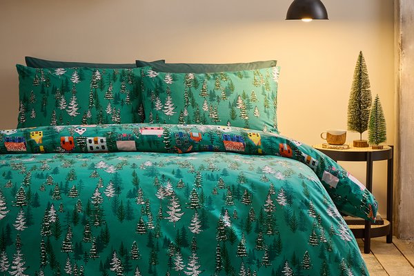 A green festive Christmas bedding.