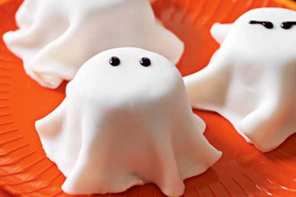 Floating ghost muffins.