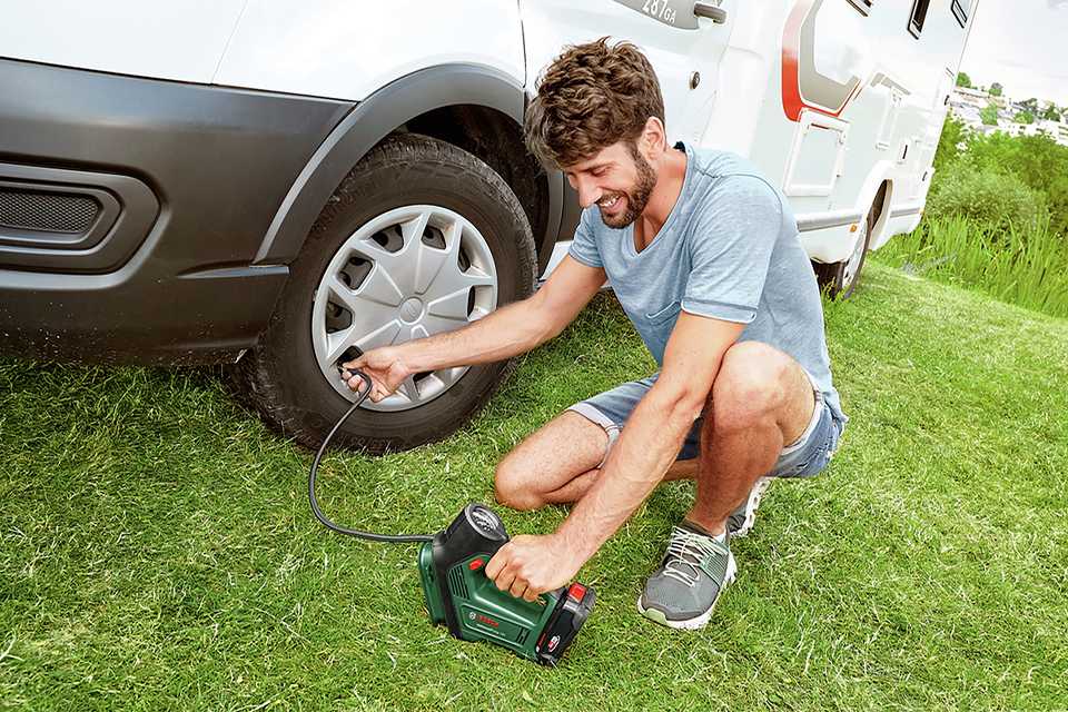 Bosch UniversalPump 18V Tyre Inflator.