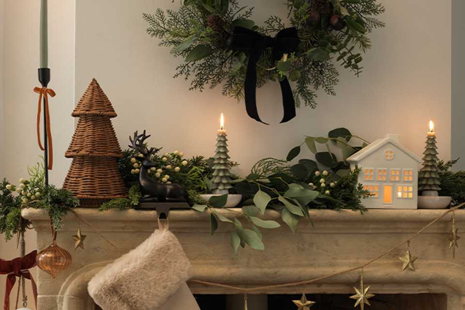 Christmas homewares & accessories.