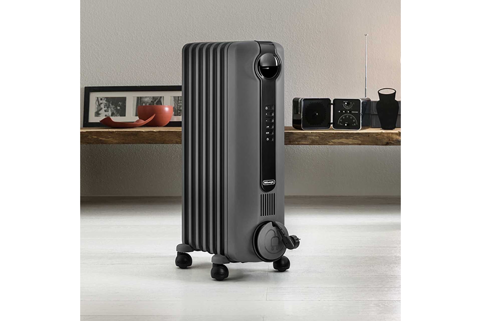 De'Longhi Radia-S 2kW oil filled digital radiator.