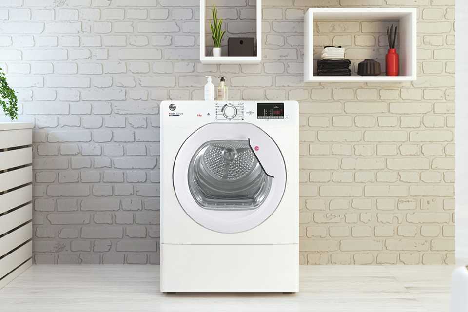 Hoover HLE V9DG 80 9KG Vented Tumble Dryer in white.