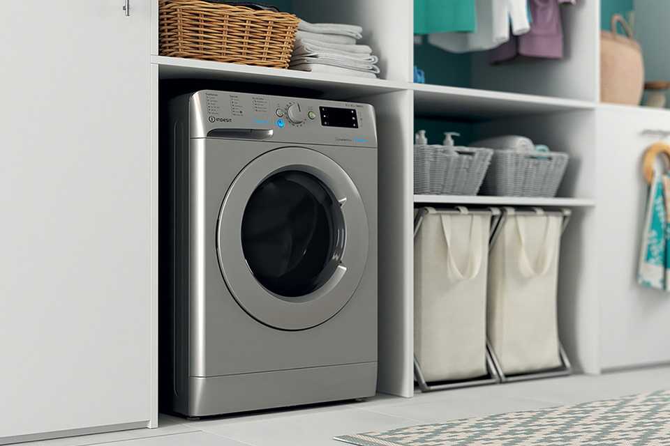 Indesit BDE86436XSUKN 8/6KG 1400 Spin Washer Dryer in silver.