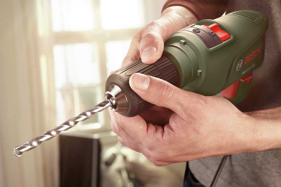 Bosch EasyImpact 600 Corded Hammer Drill - 600W.