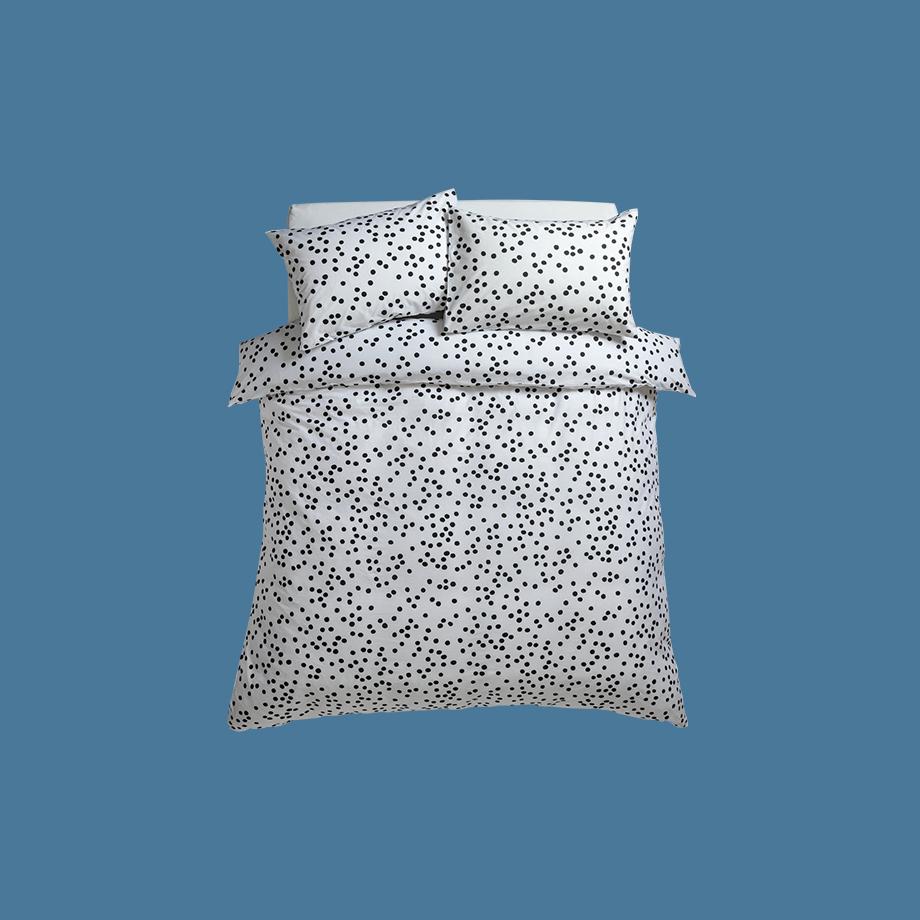 White spotted bedding set.